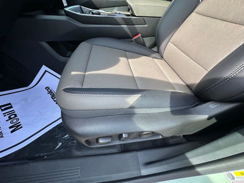 New 2026 Chevrolet Equinox LT w/ Convenience Package II image 13