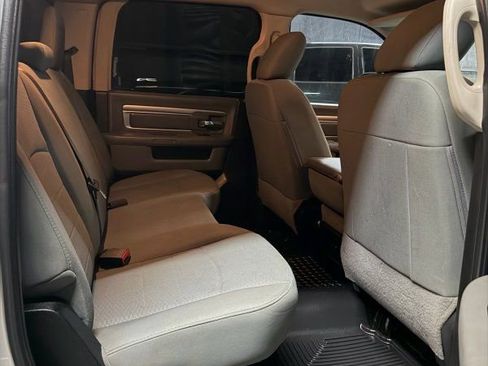 Used 2018 RAM 2500 SLT AWD/4WD image 18