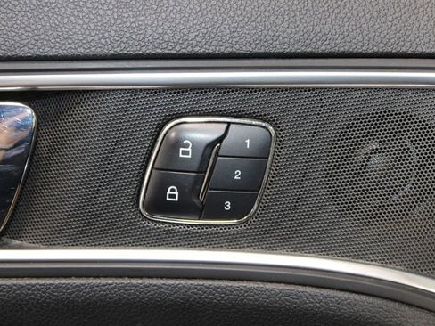 Used 2017 Ford Explorer Limited image 42
