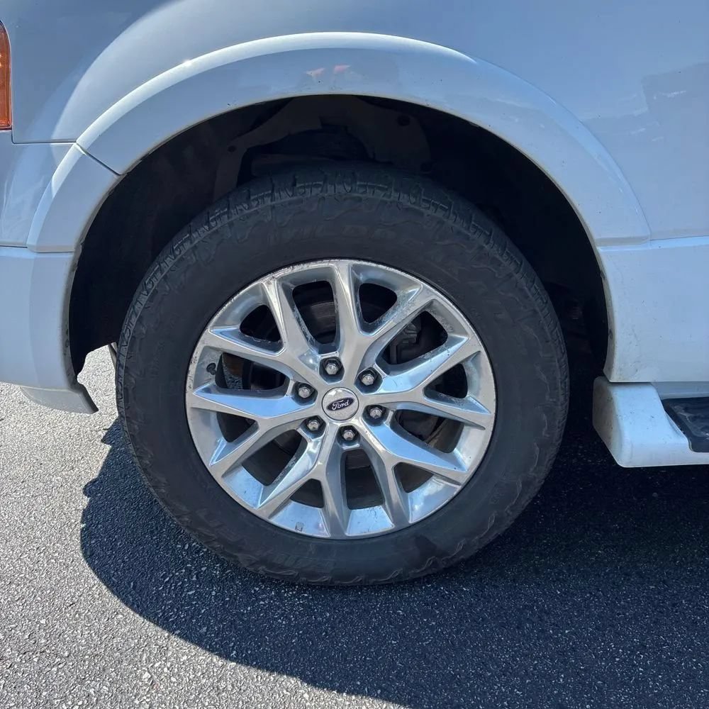 Used 2016 Ford Expedition Limited AWD/4WD image 17