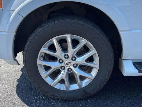 Used 2016 Ford Expedition Limited AWD/4WD image 17