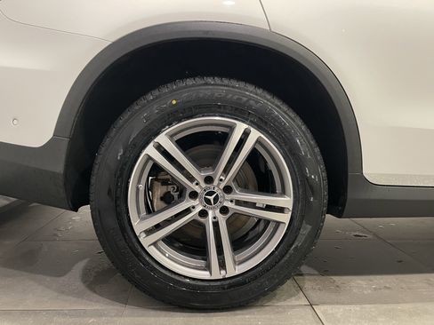 Used 2021 Mercedes-Benz GLC 300 4MATIC image 10