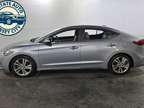 Used 2017 Hyundai Elantra Limited w/ Limited Ultimate Package 05 FWD image 4