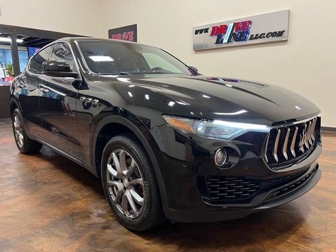 Used 2018 Maserati Levante AWD/4WD image 3