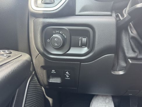 Used 2020 RAM 1500 Lone Star RWD image 17