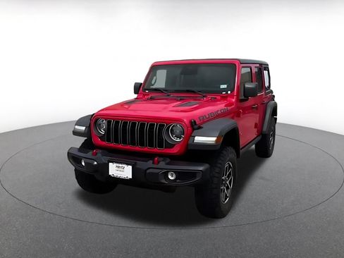 Used 2025 Jeep Wrangler Unlimited Rubicon AWD/4WD image 3