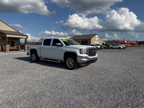 Used 2018 GMC Sierra 1500 SLT w/ SLT Premium Package image 2