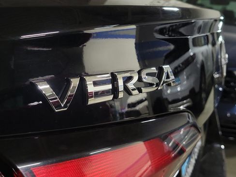 Used 2023 Nissan Versa SV image 8