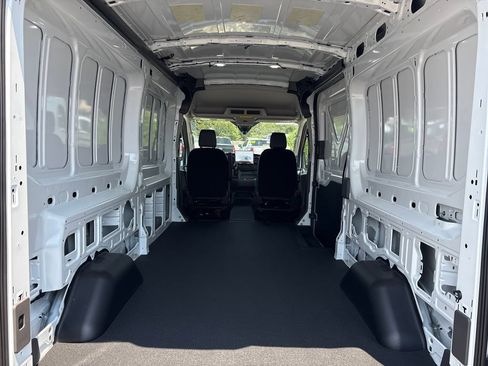 New 2026 Ford Transit 250 148 Medium Roof RWD image 24