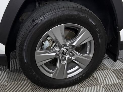 Used 2025 Toyota RAV4 XLE AWD/4WD image 5
