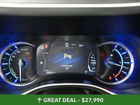 Used 2024 Chrysler Pacifica Select image 37
