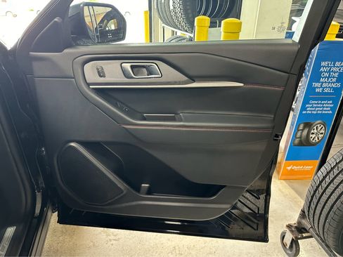 Used 2025 Ford Explorer ST-Line w/ Premium Package AWD/4WD image 46