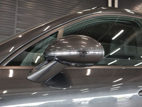 Certified 2024 Porsche Macan AWD/4WD image 29