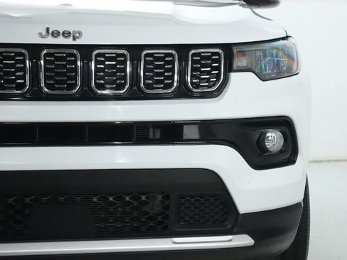 Used 2025 Jeep Compass Limited AWD/4WD image 7