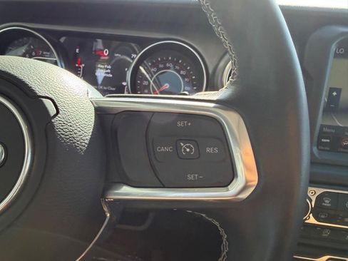 Used 2022 Jeep Wrangler Unlimited Rubicon w/ Cold Weather Group AWD/4WD image 13