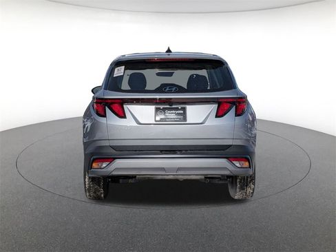 Used 2025 Hyundai Tucson SE image 6