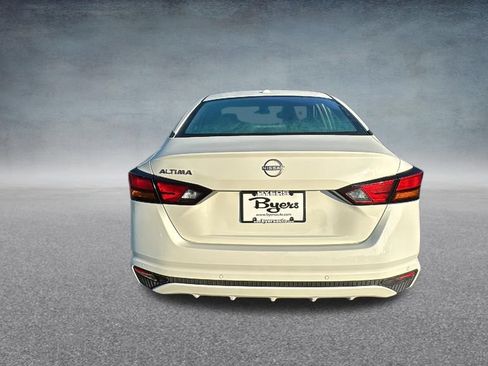 Used 2025 Nissan Altima 2.5 SV FWD image 27
