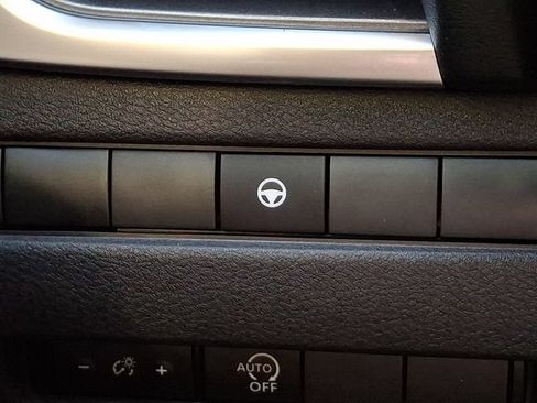 Used 2023 Nissan Rogue SV AWD/4WD image 25