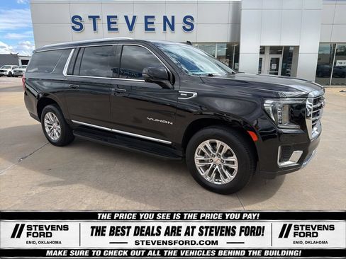 Used 2023 GMC Yukon XL SLT w/ SLT Luxury Package AWD/4WD image 3