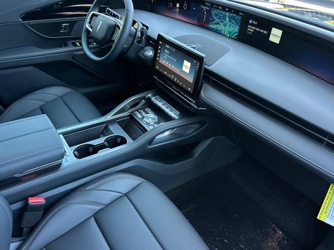 New 2026 Lincoln Nautilus Premier AWD/4WD image 15