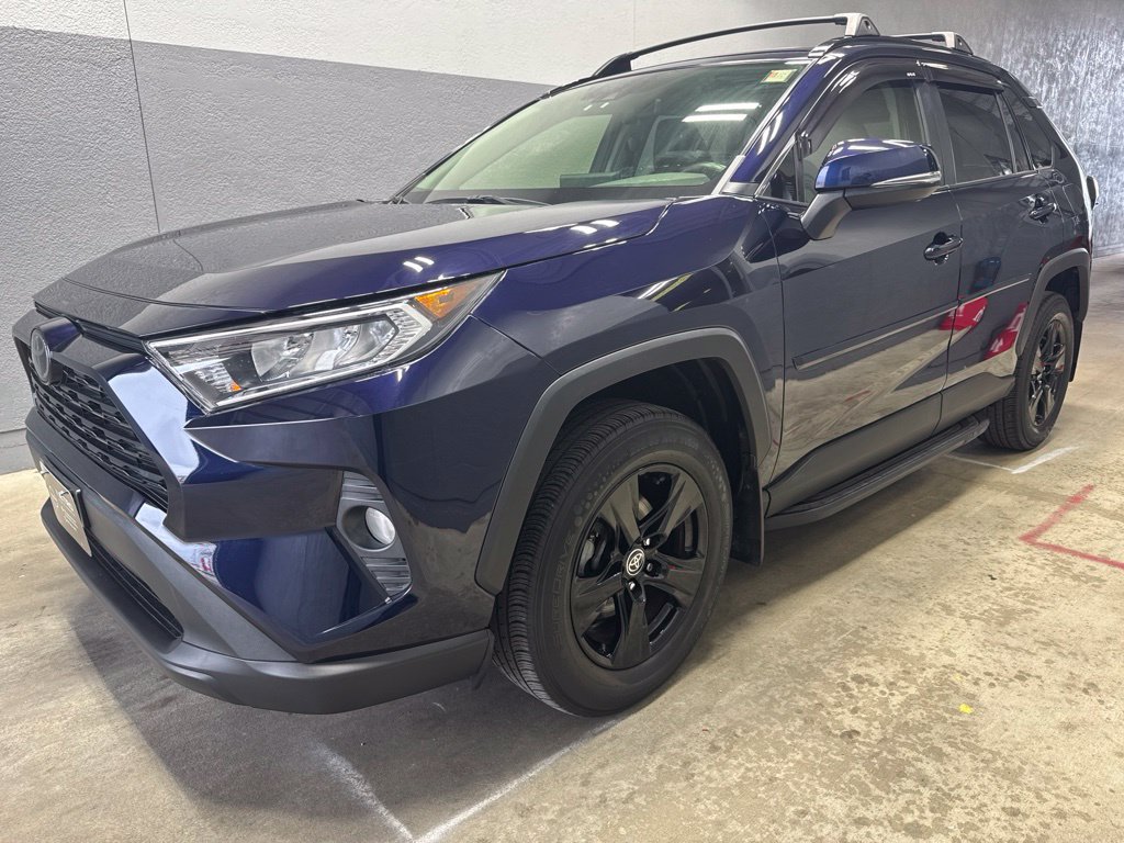 Used 2020 Toyota RAV4 XLE w/ Convenience Package AWD/4WD image 4