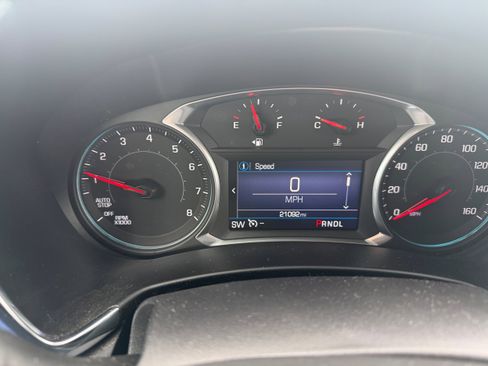 Used 2021 Chevrolet Equinox LT image 14