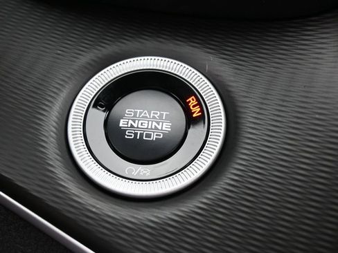 Used 2025 Jeep Grand Cherokee Laredo image 25