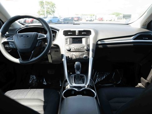 Used 2014 Ford Fusion SE FWD image 20