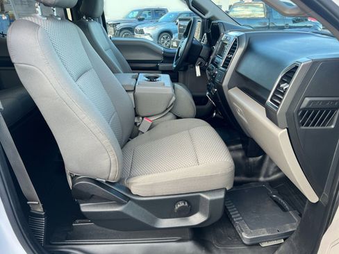 Used 2015 Ford F150 XLT image 22