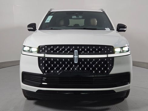 New 2026 Lincoln Navigator L Black Label AWD/4WD image 10