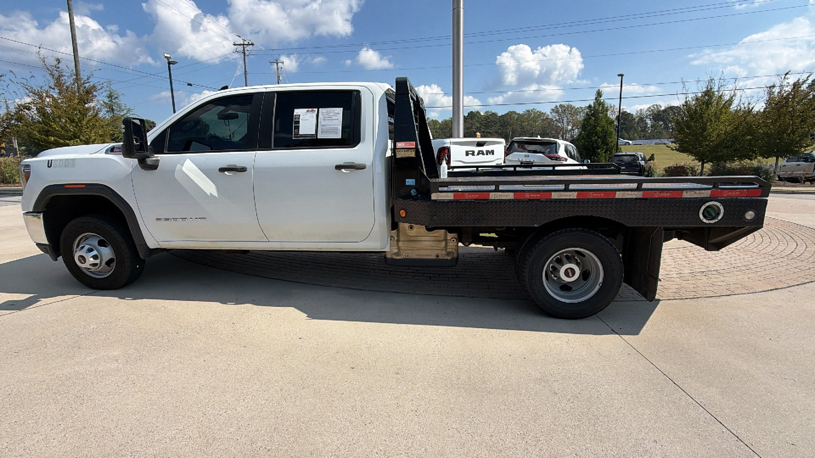 Used 2020 GMC Sierra 3500 4x4 Crew Cab w/ Convenience Package image 11