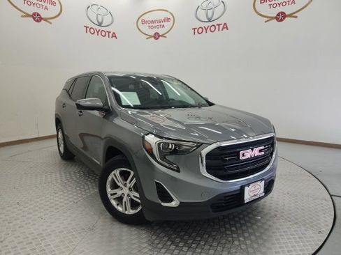 Used 2020 GMC Terrain SLE FWD image 1