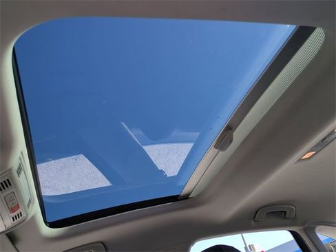 Used 2025 Volkswagen Jetta SE image 23