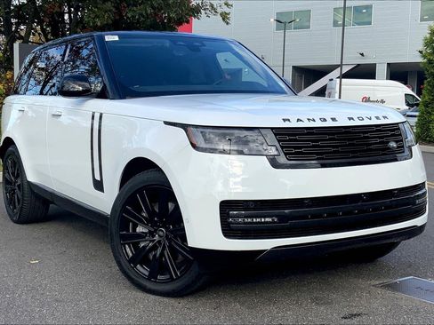 New 2025 Land Rover Range Rover SE image 2
