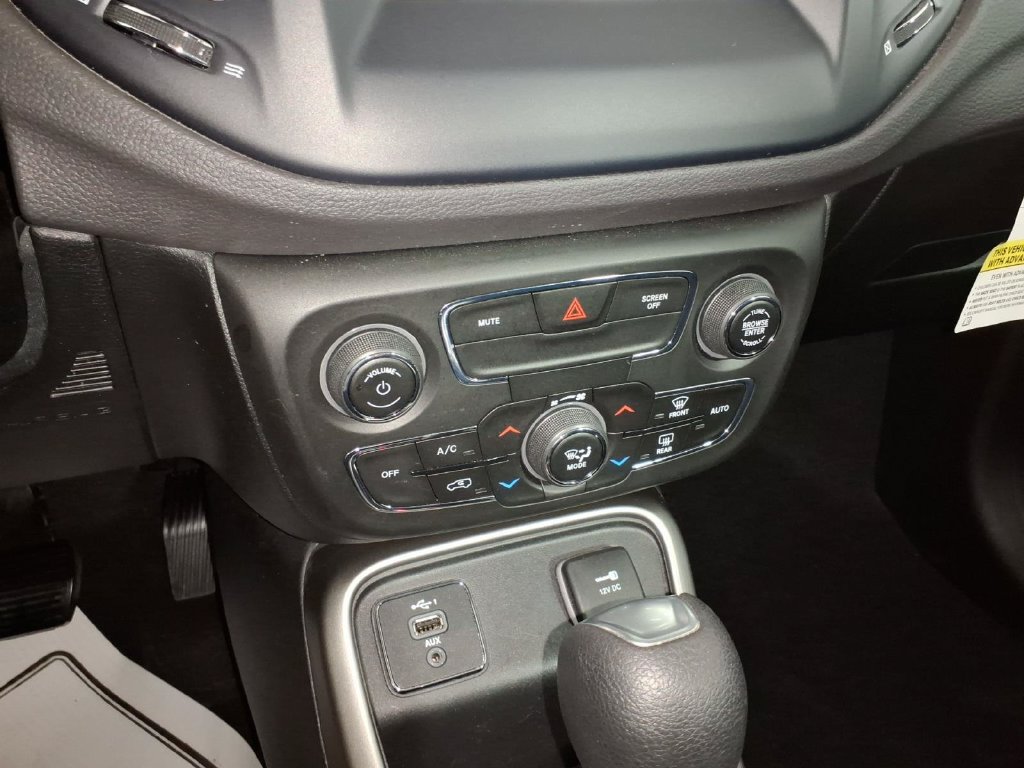 Used 2021 Jeep Compass Sport w/ Cold Weather Group FWD image 21