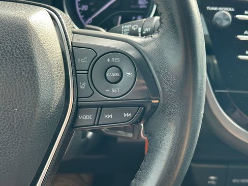Used 2019 Toyota Camry SE FWD image 33