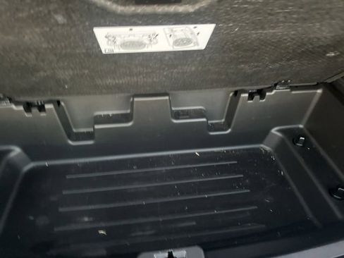 Used 2021 Chevrolet Traverse RS image 44