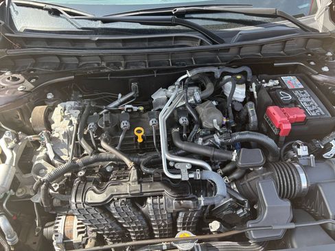 Used 2025 Nissan Altima 2.5 SV FWD image 31