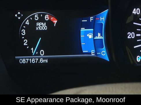 Used 2016 Ford Fusion SE FWD image 29