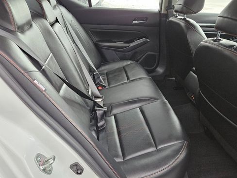 Used 2025 Nissan Altima 2.5 SR w/ SR Premium Package image 18