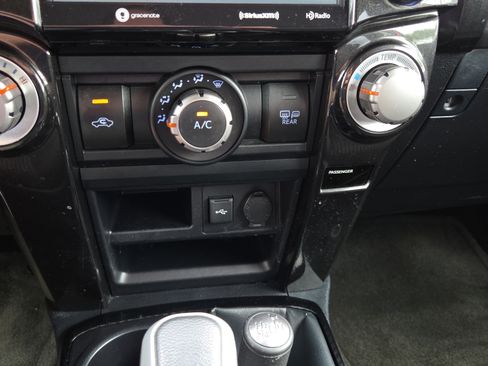 Certified 2024 Toyota 4Runner TRD Off-Road AWD/4WD image 22