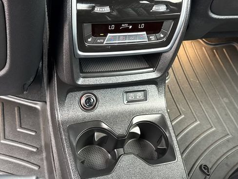 Used 2025 BMW X7 M60i AWD/4WD image 16