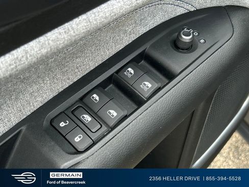 Used 2022 Jeep Compass Latitude AWD/4WD image 17