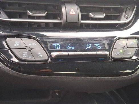 Used 2018 Toyota C-HR XLE image 15