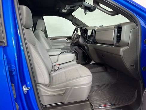 Used 2025 Chevrolet Silverado 1500 LT AWD/4WD image 4