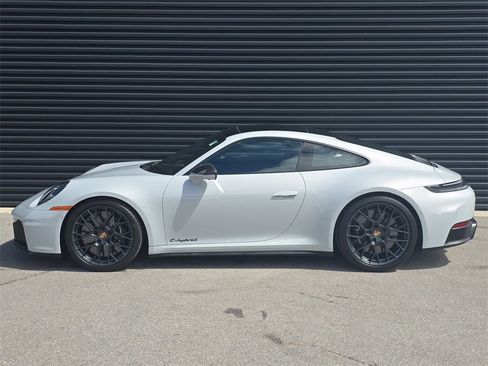Used 2025 Porsche 911 Carrera 4 GTS image 2