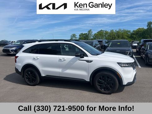 Certified 2023 Kia Sorento S w/ Panoramic Sunroof Package AWD/4WD image 5