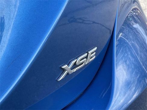 Used 2019 Toyota Camry XSE image 12