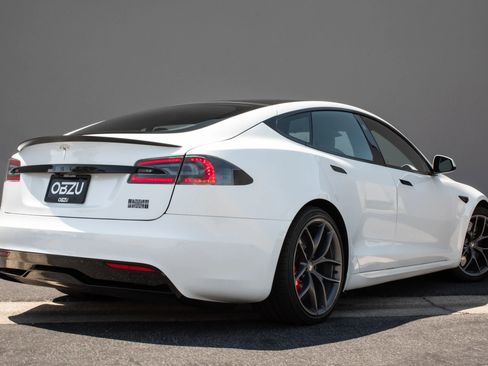 Used 2021 Tesla Model S Plaid image 12