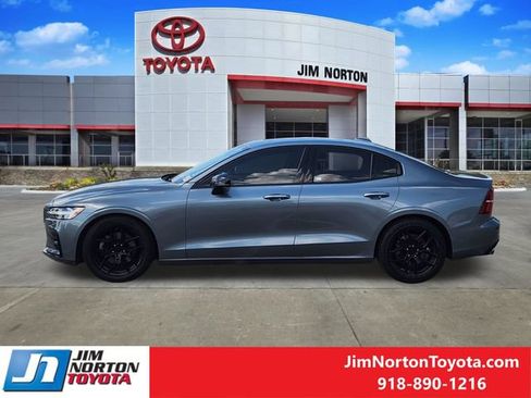 Used 2021 Volvo S60 T5 Momentum w/ Premium Package AWD/4WD image 5